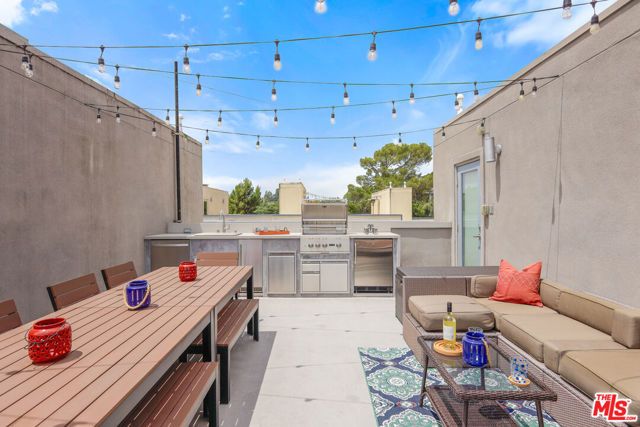 2753 Waverly Drive 1003, Los Angeles, CA 90039
