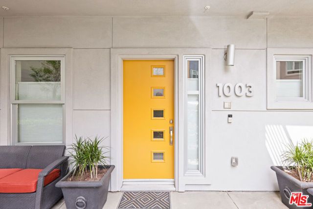2753 Waverly Drive 1003, Los Angeles, CA 90039