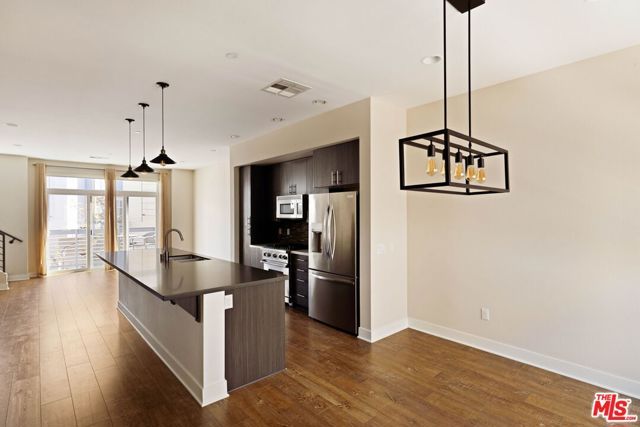2753 Waverly Drive 1003, Los Angeles, CA 90039