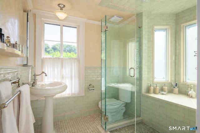 18 Church Street, Redding, CT 06896