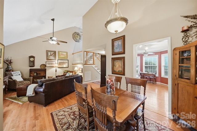 5666 Gold Creek Bay Drive, Hickory, NC 28601
