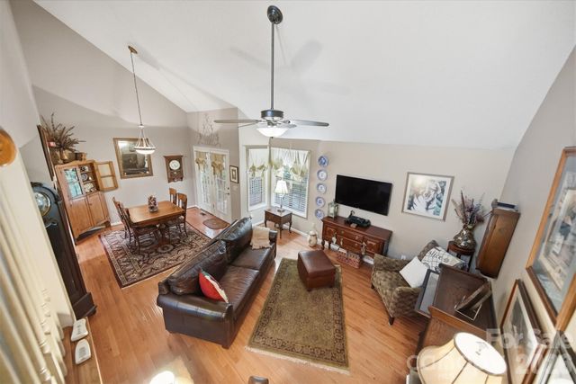 5666 Gold Creek Bay Drive, Hickory, NC 28601