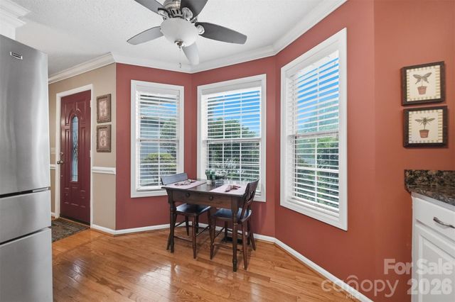5666 Gold Creek Bay Drive, Hickory, NC 28601
