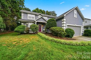 5666 Gold Creek Bay Drive, Hickory, NC 28601
