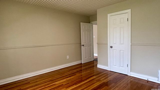 904 BISMARK ST, Seguin, TX 78155