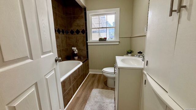 904 BISMARK ST, Seguin, TX 78155