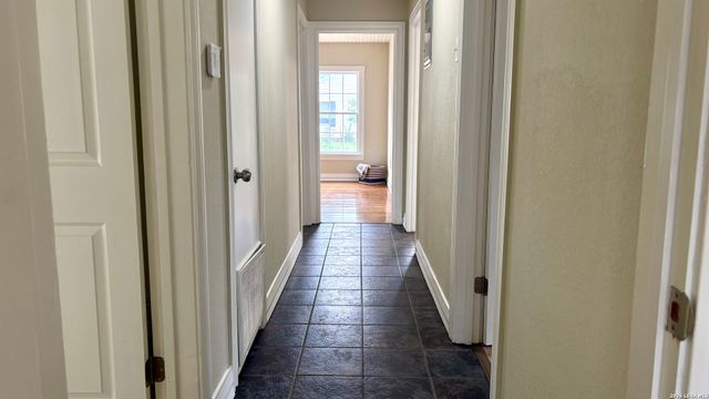 904 BISMARK ST, Seguin, TX 78155