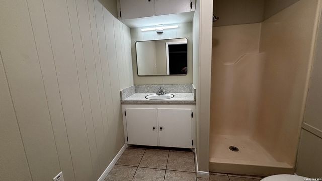 904 BISMARK ST, Seguin, TX 78155