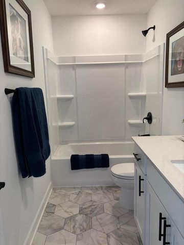 997 Annagaire Curve, Rosemount, MN 55068