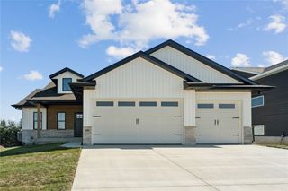 810 Crestview Drive, Solon, IA 52333