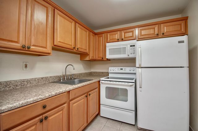 197 Andover H, West Palm Beach, FL 33417