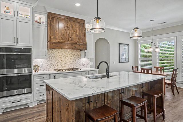 10 Piocha Lane, Hot Springs Village, AR 71909