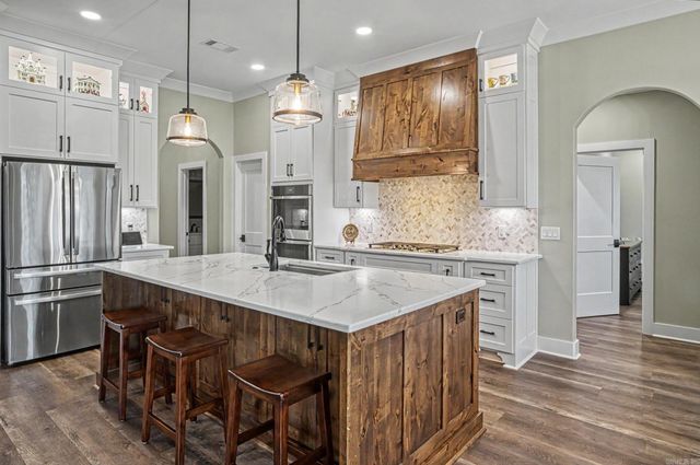 10 Piocha Lane, Hot Springs Village, AR 71909
