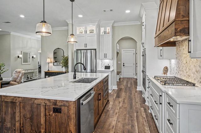 10 Piocha Lane, Hot Springs Village, AR 71909