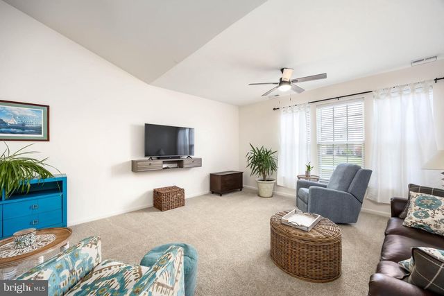 9187 CLUBHOUSE DR, Delmar, MD 21875