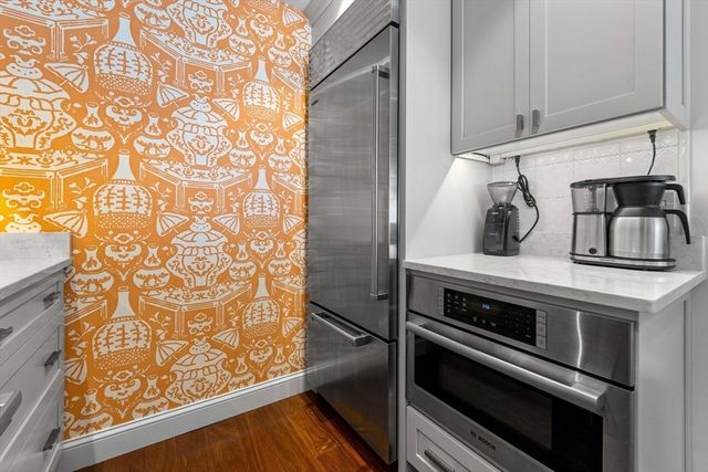 6 Canal Park 606, Cambridge, MA 02141