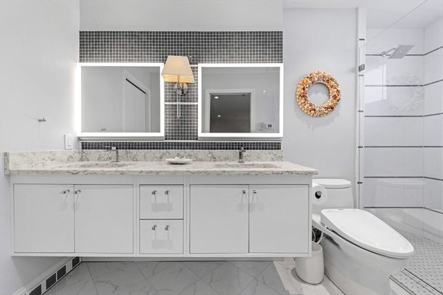 6 Canal Park 606, Cambridge, MA 02141