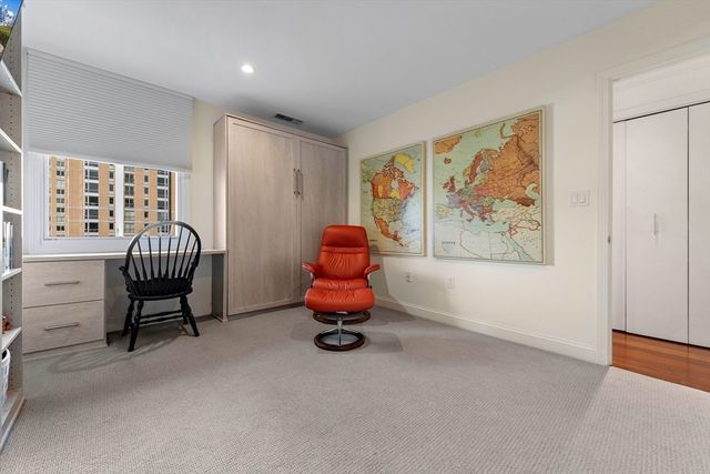 6 Canal Park 606, Cambridge, MA 02141