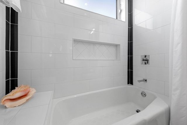 6 Canal Park 606, Cambridge, MA 02141