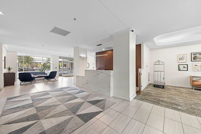 6 Canal Park 606, Cambridge, MA 02141