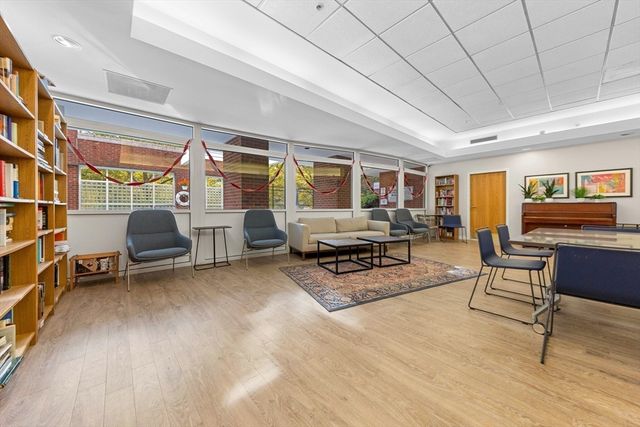 6 Canal Park 606, Cambridge, MA 02141