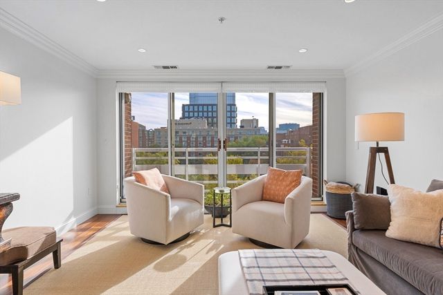 6 Canal Park 606, Cambridge, MA 02141