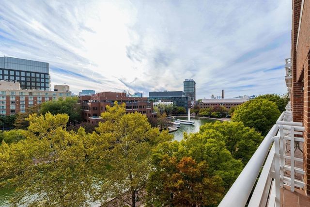 6 Canal Park 606, Cambridge, MA 02141