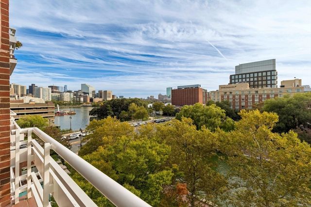 6 Canal Park 606, Cambridge, MA 02141