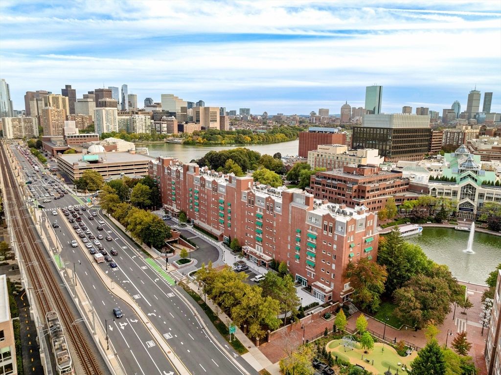 6 Canal Park 606, Cambridge, MA 02141