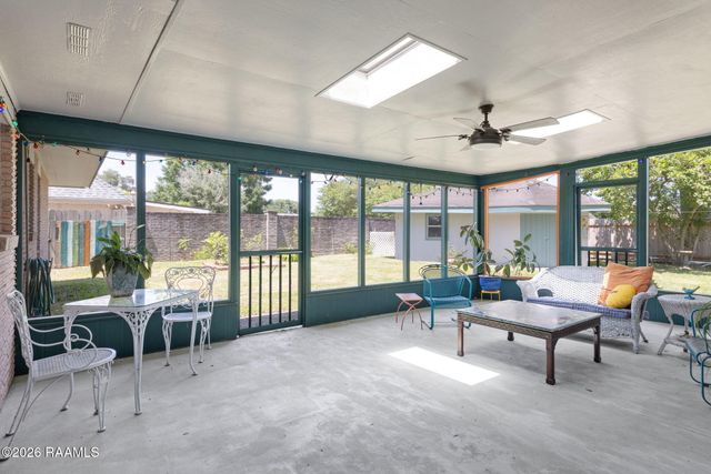 400 Colonial Drive, Lafayette, LA 70506