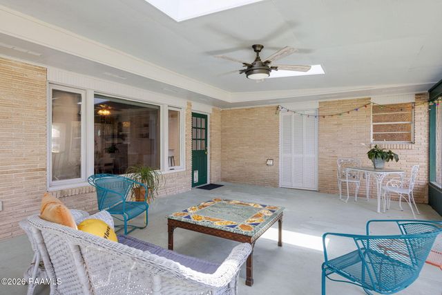 400 Colonial Drive, Lafayette, LA 70506