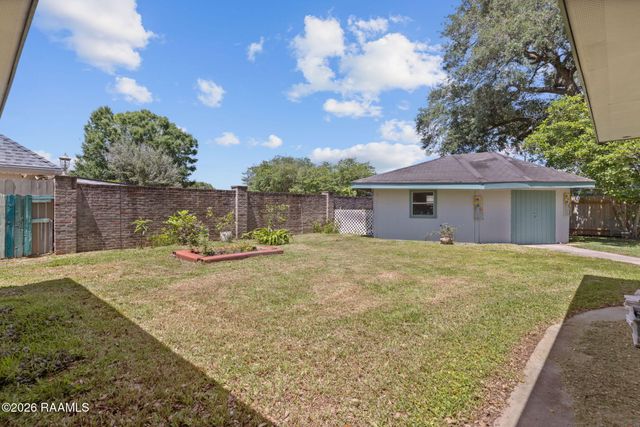400 Colonial Drive, Lafayette, LA 70506