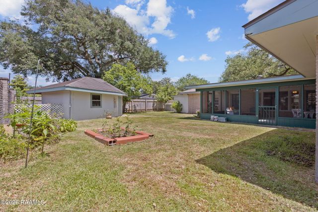 400 Colonial Drive, Lafayette, LA 70506