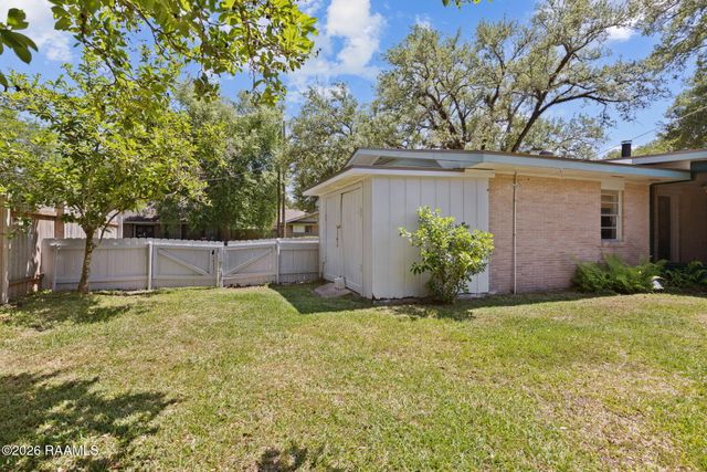 400 Colonial Drive, Lafayette, LA 70506