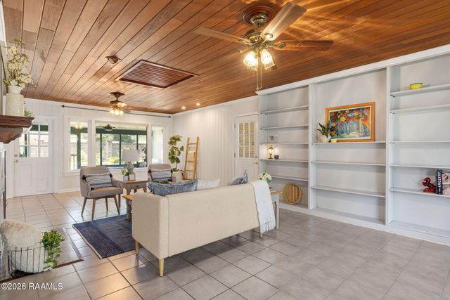 400 Colonial Drive, Lafayette, LA 70506