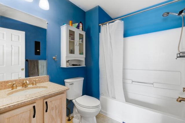 140 Saber Way 7, Lake Orion Vlg, MI 48362