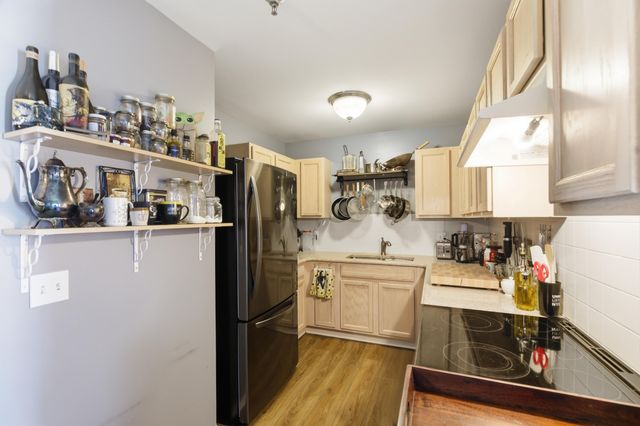 140 Saber Way 7, Lake Orion Vlg, MI 48362