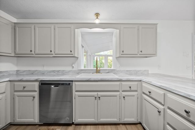 205 Timberlake Dr, Springfield, TN 37172