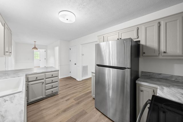 205 Timberlake Dr, Springfield, TN 37172