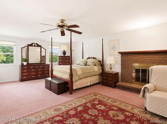 13615 Brookside Drive, Sterling Heights, MI 48313