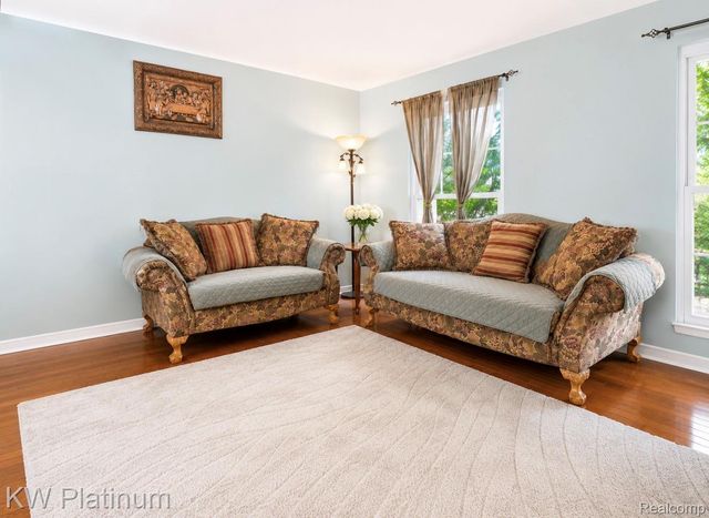13615 Brookside Drive, Sterling Heights, MI 48313