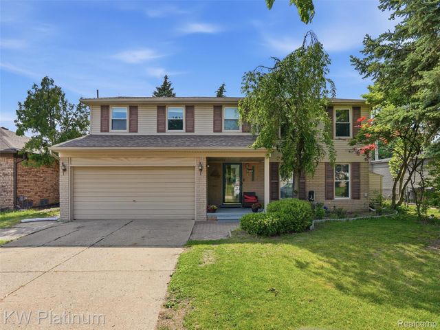 13615 Brookside Drive, Sterling Heights, MI 48313