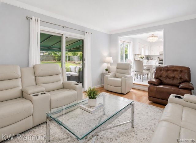 13615 Brookside Drive, Sterling Heights, MI 48313