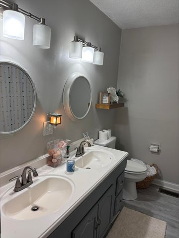 1040 HIGHWAY 469, Martha, KY 41159