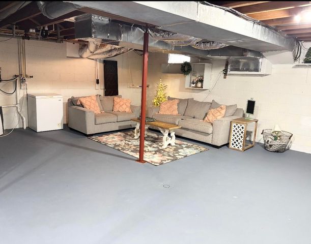 1040 HIGHWAY 469, Martha, KY 41159