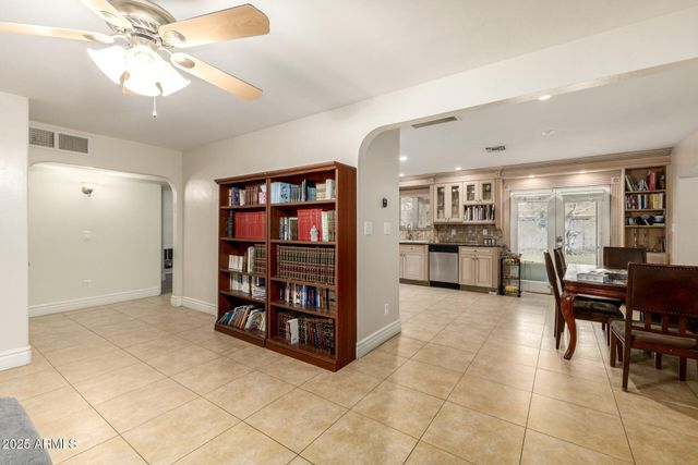 6842 N 10TH Place, Phoenix, AZ 85014