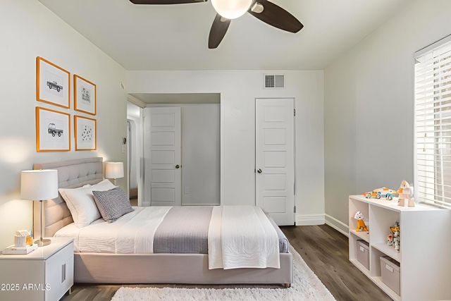 6842 N 10TH Place, Phoenix, AZ 85014