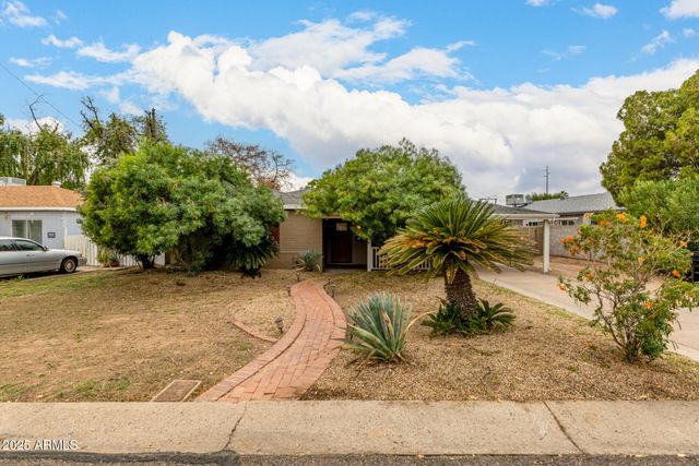 6842 N 10TH Place, Phoenix, AZ 85014