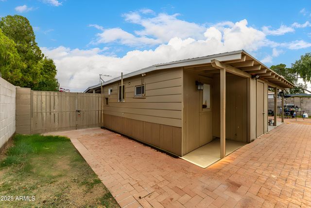 6842 N 10TH Place, Phoenix, AZ 85014