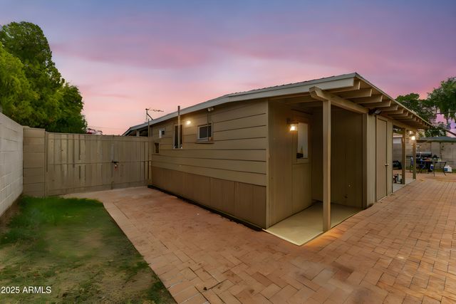 6842 N 10TH Place, Phoenix, AZ 85014